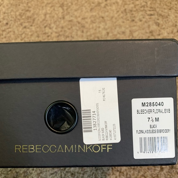 🌴 New REBECCA MINKOFF Bleecker Floral Embroidery SNEAKERS 7.5 Black Suede NWT - Picture 2 of 9